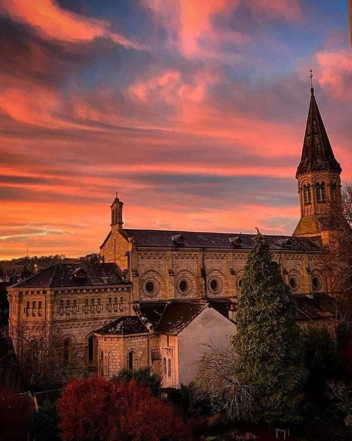Chambre Climatisee Au Coeur De Brive Avec Televiseur Connecte Wifi Netflix ภายนอก รูปภาพ
